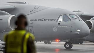 Fotónk illusztráció - magyar katonai szállítórepülőgép a honvédség kecskeméti repülőbázisán