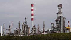 DOSYA: Pancevo'daki NIS petrol rafinerisinden bir görünüm, 9 Ekim 2025
