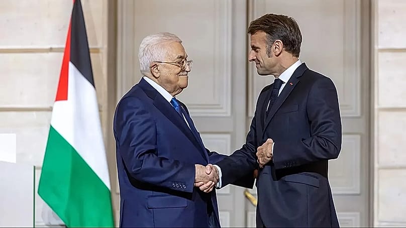 Mahmúd Abbász palesztin, és Emmanuel Macron francia elnök, 2025 június