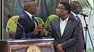 Ulusal Saray Protokol Şefi Marc Marie Yves Mazile, Haiti’nin Port-au-Prince kentinde düzenlenen basın toplantısı öncesinde, 25 Kasım 2025