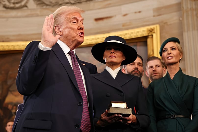 Donald Trump presta juramento como el 47.º presidente de los Estados Unidos en la Rotonda del Capitolio de los Estados Unidos en Washington, el lunes 20 de enero de 2025.