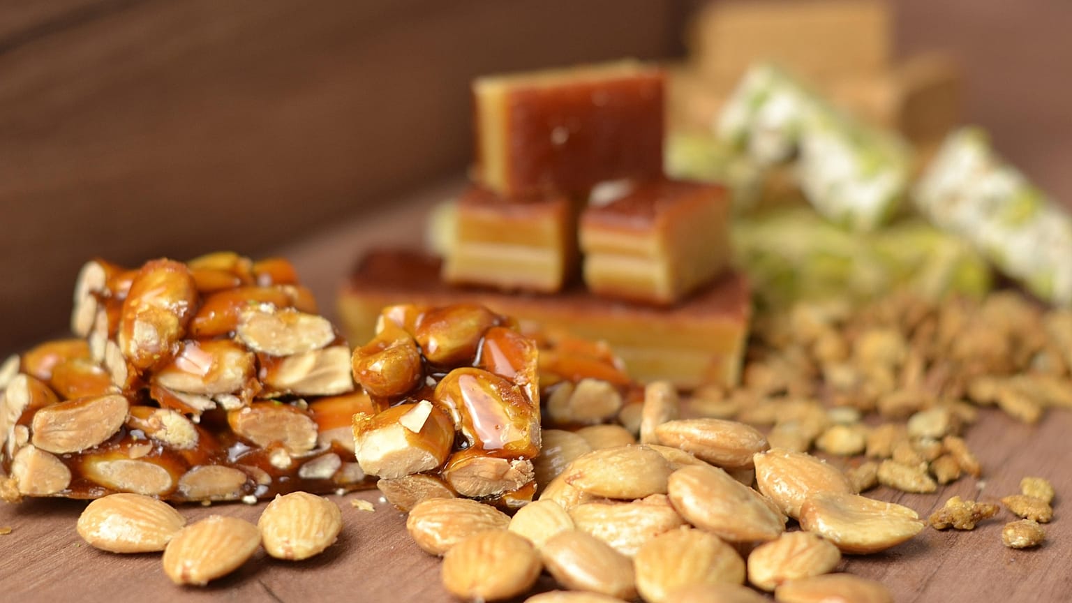 Los dulces típicos españoles tienen dos básicos: almendras y azúcar