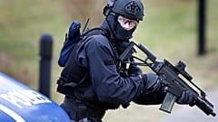 Image symbolique : un officier de police lors d'un exercice près de Berlin, 28 janvier 2016
