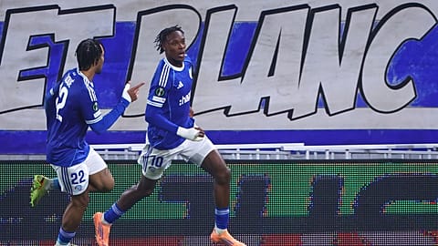 Emmanuel Emegha, UEFA Konferans Ligi'nde Crystal Palace'a attığı golü kutlarken, 27 Kasım 2025