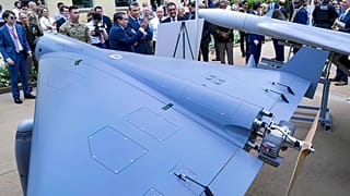 بازدید وزیر دفاع آمریکا از پهپاد لوکاس