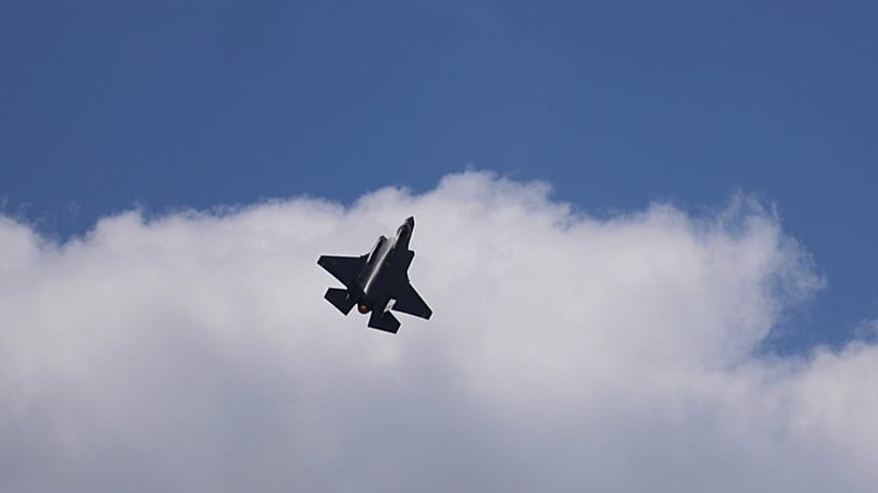 Eine F35 Lockheed Martin fliegt auf der Paris Air Show am Montag, 16. Juni 2025, in Le Bourget nördlich von Paris