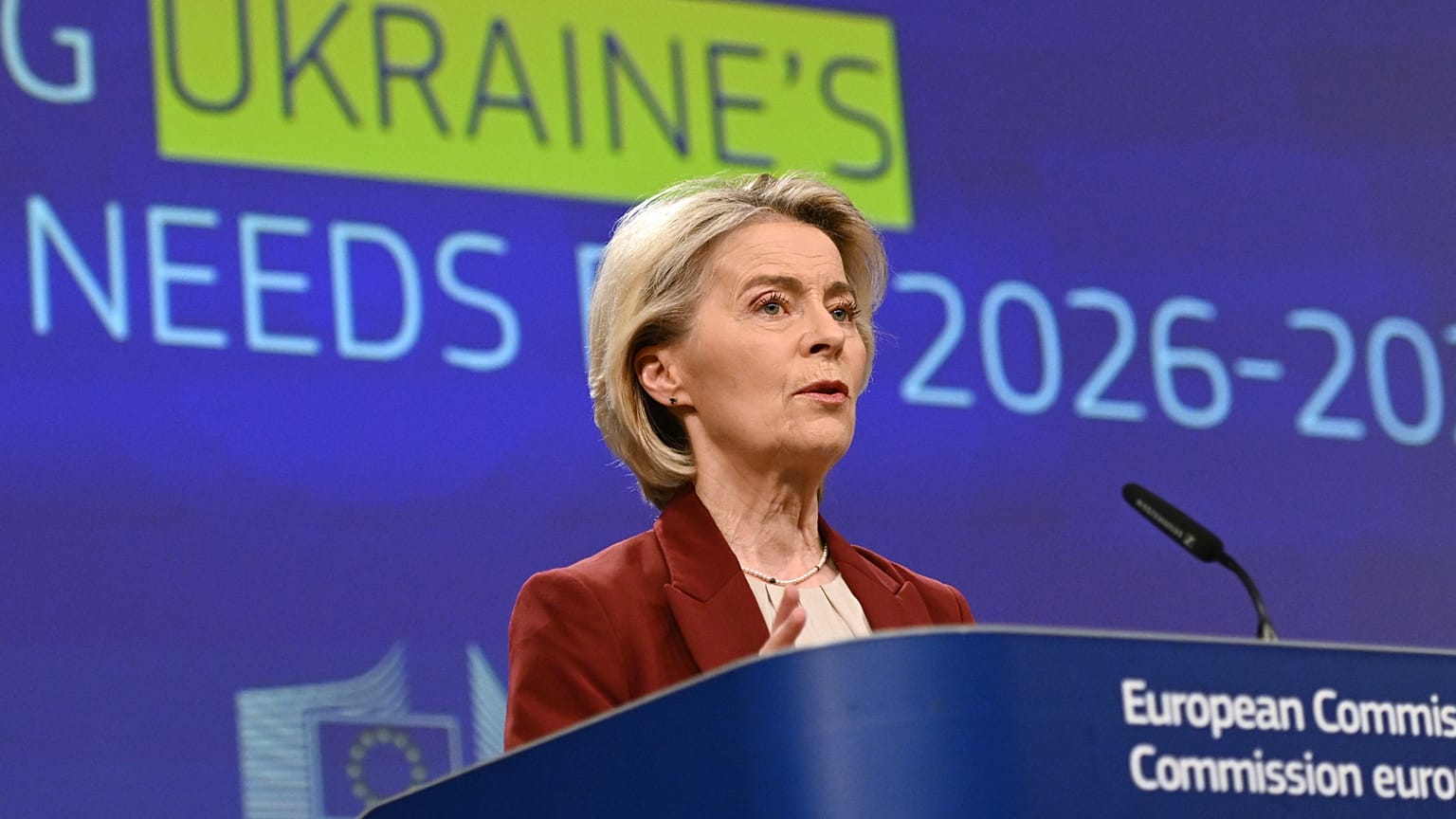Ursula von der Leyen, çarşamba günü önerdiği tazminat kredisi ile ilgili sunum yaptı / 3 Aralık 2025