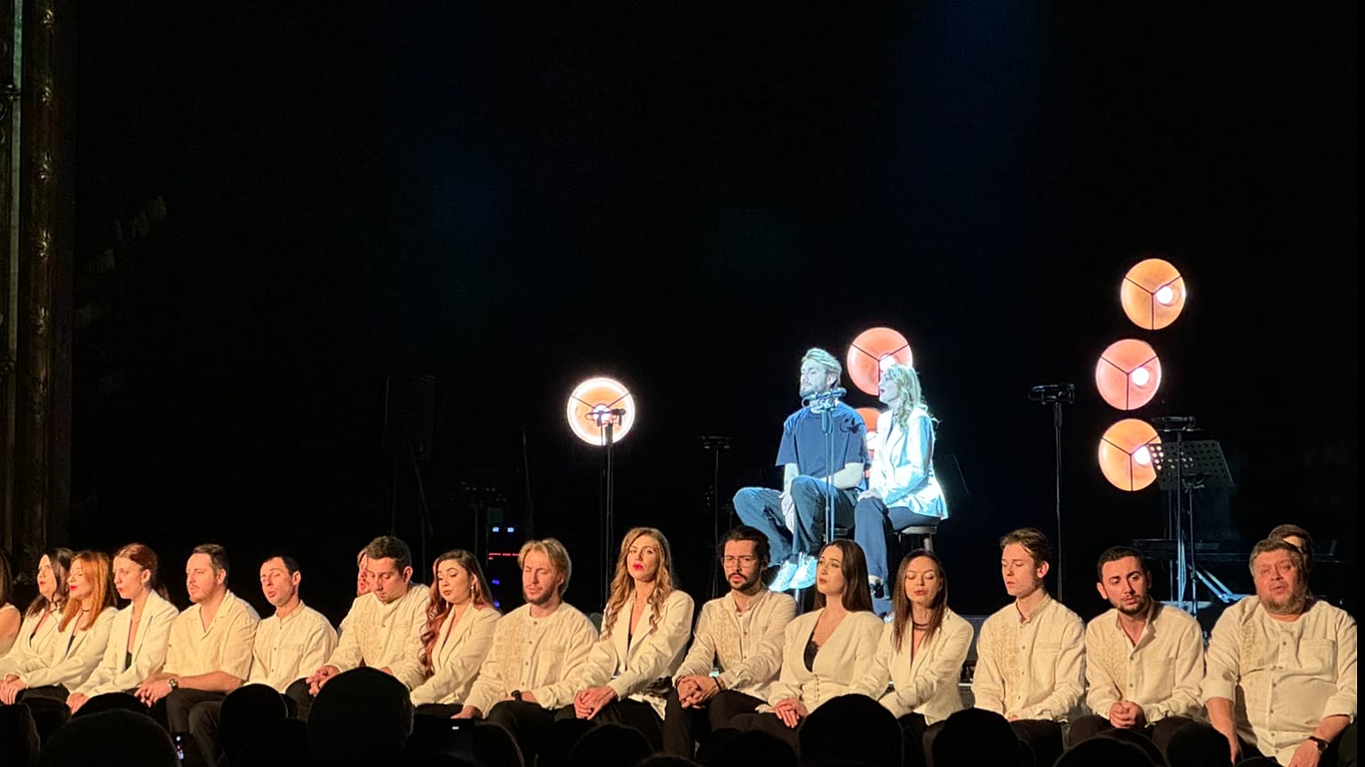 Homin kórus előadása az Operett Színházban