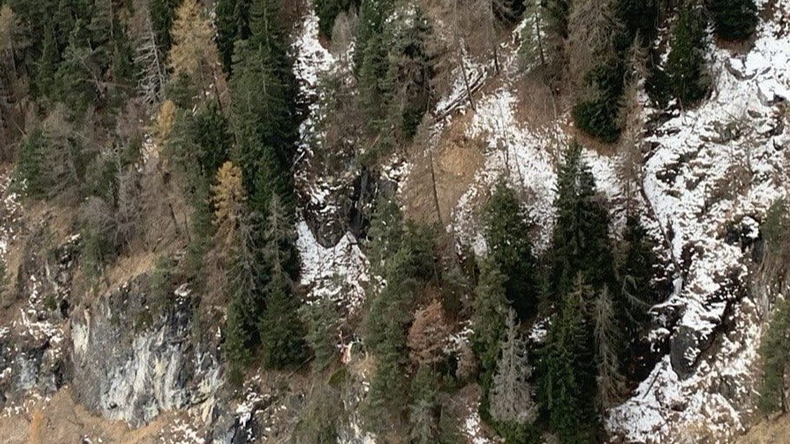 Elicottero precipitato in provincia di Sondrio