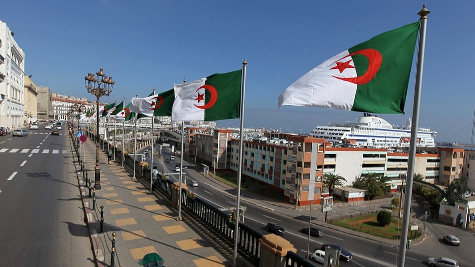 شارع الشهداء في الجزائر العاصمة