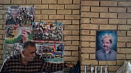 Erbil'deki bir pazarda, KDP Başkanı Mesud Barzani'nin fotoğrafı duvarda asılı halde, 25 Ekim 2017