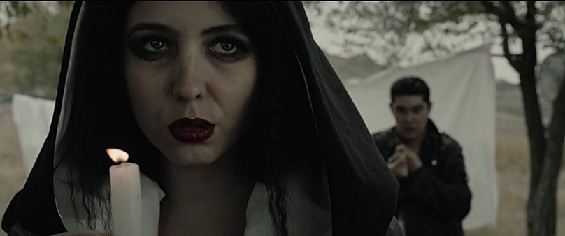 Σκηνή από το Kazakh Scary Tales. Για τον σκηνοθέτη ήταν σημαντικό η ζοφερή σύγχρονη πραγματικότητα να συνυπάρχει με τη λαογραφία