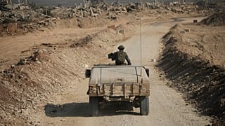 القوات الإسرائيلية في حي الشجاعية بمدينة غزة، الأربعاء 5 نوفمبر/تشرين الثاني 2025. 