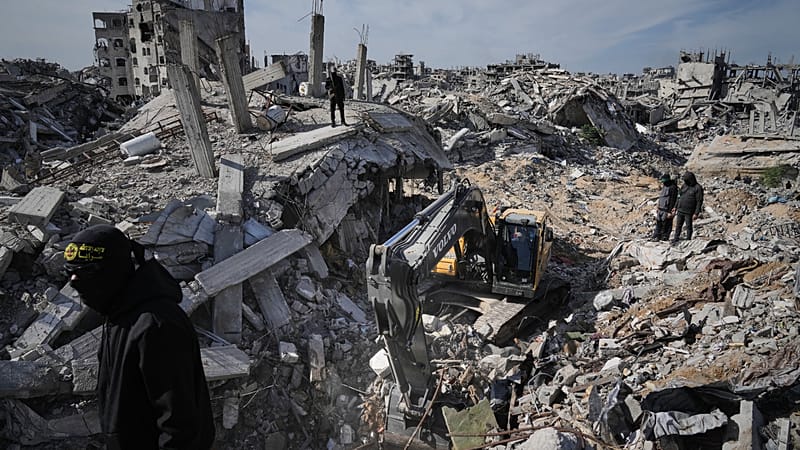 ترامب يؤكد اقتراب المرحلة الثانية من اتفاق غزة وزوارق إسرائيلية تطلق نيرانها باتجاه خانيونس 