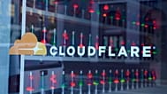 Arquivo - Candeeiros de lava são vistos através da janela do átrio na sede da Cloudflare, em São Francisco, quarta-feira, 31 de agosto de 2022
