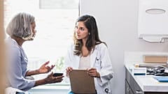 Les femmes exposées à des niveaux élevés de substances chimiques dites "éternelles" sont plus susceptibles de subir des perturbations hormonales.