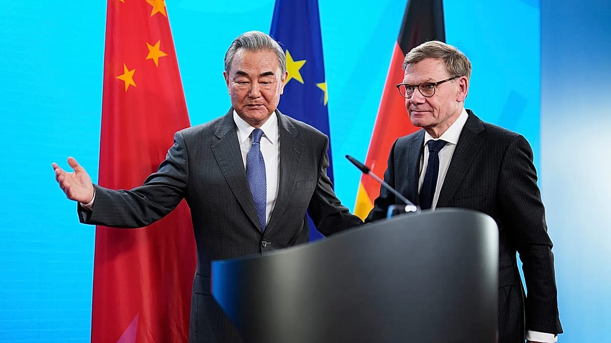 China-Reise-mit-Z-ndstoff-Wadephul-fordert-Antworten-zu-Russland-und-Taiwan