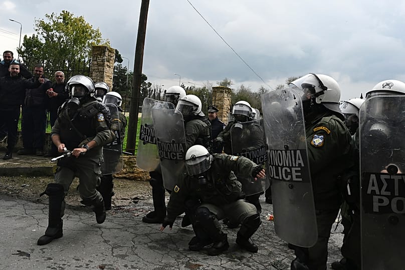 Επεισόδια μεταξύ αγροτών και αστυνομικών κοντά στη Θεσσαλονίκη