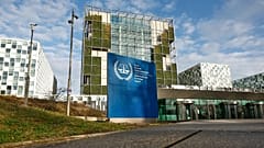 Vue générale de l'extérieur de la Cour pénale internationale à La Haye, 12 mars 2025