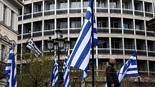 ساحة ميتروبوليوس وسط أثينا، يوم الخميس 9 أبريل/نيسان 2015.