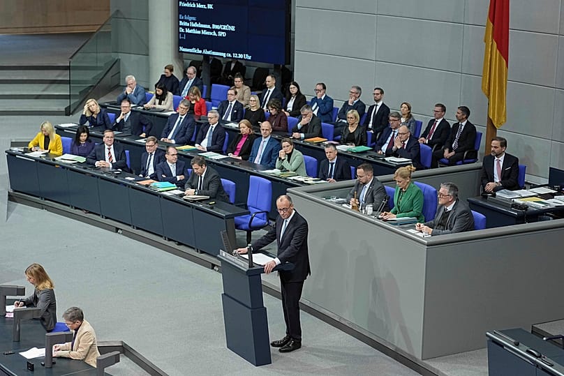 O Καγκελάριος Μερτς στο βήμα του γερμανικού κοινοβουλίου