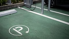 La Commission européenne envisage d'accélérer l'interdiction faite aux entreprises d'acheter des voitures électriques en Europe