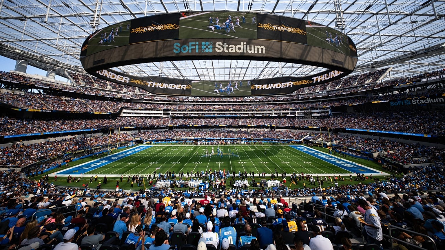 استادیوم سوفای در لس‌آنجلس آمریکا