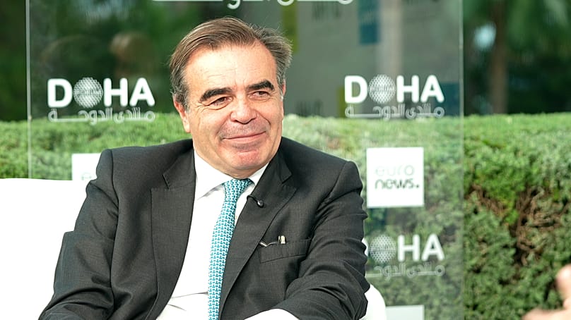 Margaritis Schinas falou à Euronews no Fórum de Doha