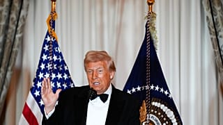 Le président Donald Trump s'exprime lors du 48e Kennedy Center Honors, dimanche 7 décembre 2025.