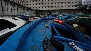 Il carcere di Opera a Milano ha ospitato nel 2024 un laboratorio di falegnameria per fare strumenti musicali con le barche di migranti: ieri però è stata teatro di un'evasione