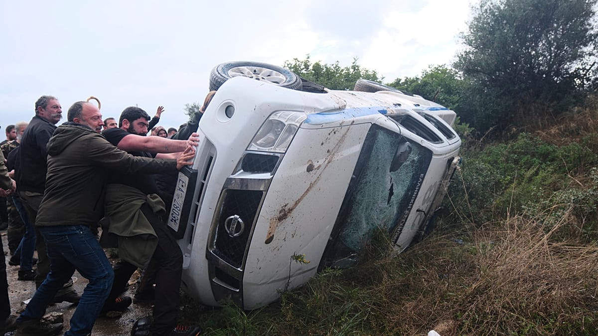 Αγρότες: Εκτροπή πτήσεων στο Ηράκλειο και αποκλεισμούς του αεροδρομίου  Χανιών μετά από επεισόδια | Euronews