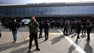 stock photoDozens of farmers stand on apron area at Nikos Kazantzakis International Airport in Heraklion, 8 December, 2025