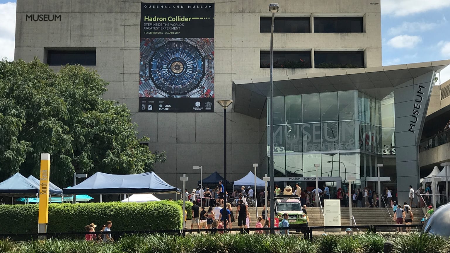 Facciata del Queensland Museum nel 2017.