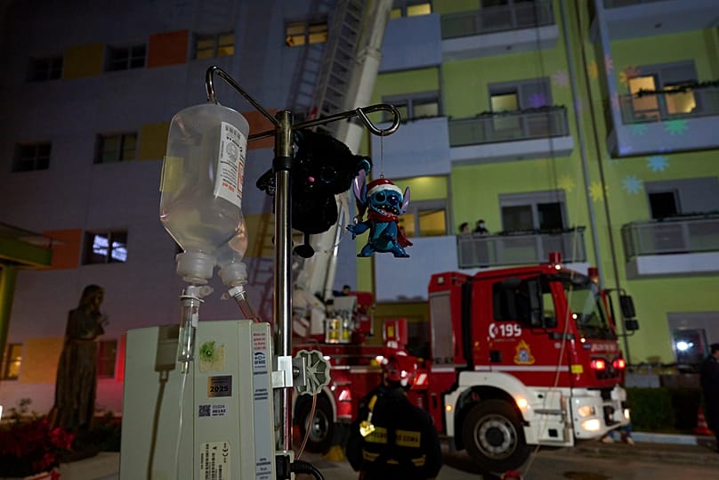 Η εκδήλωση αποτελεί μέρος μιας καθιερωμένης παράδοσης, με επισκέψεις πυροσβεστών σε νοσοκομεία σε όλη την Ελλάδα 