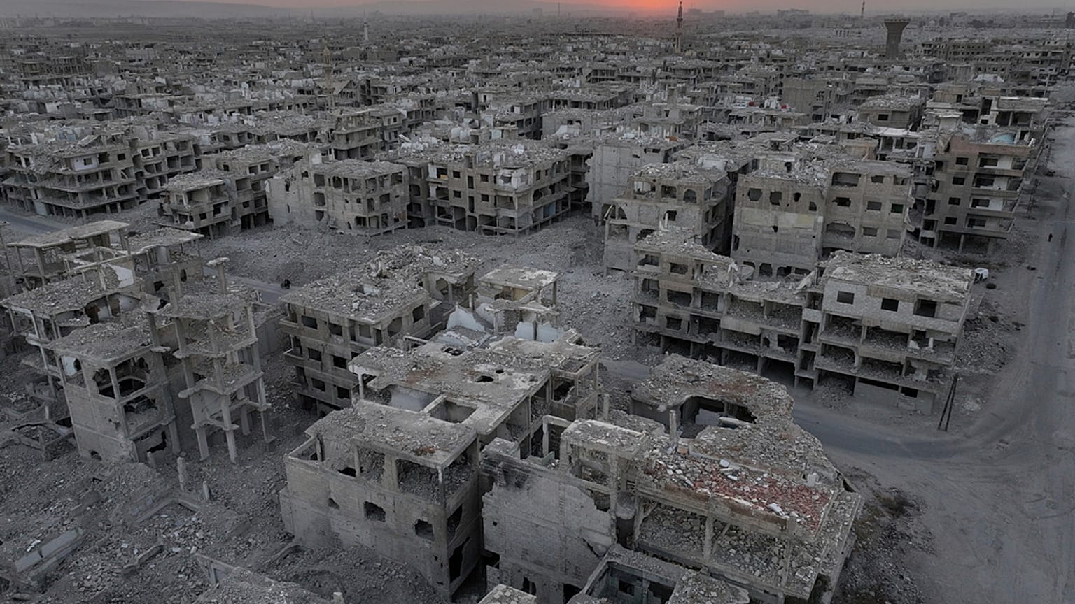 مشهد لأبنية متضررة نتيجة الحرب الأهلية في سوريا، اليرموك،  ديسمبر. 14, 2024. 