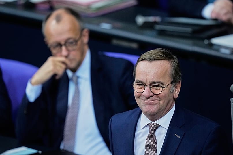 Merz kancellár és Boris Pistorius német védelmi miniszter