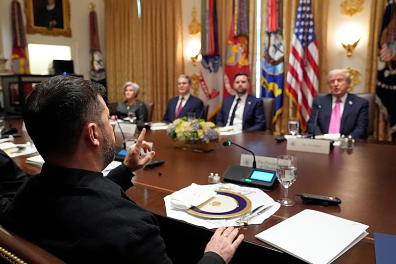 الرئيس فولوديمير زيلينسكي والرئيس دونالد ترامب في البيت الأبيض، في 17 أكتوبر 2025.