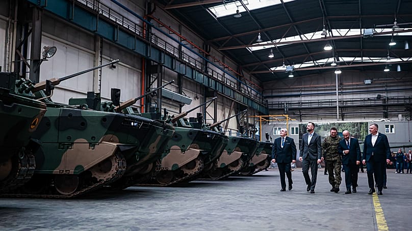 Władysław Kosiniak-Kamysz, participou na cerimónia de entrega dos primeiros 15 exemplares dos Veículos de Combate de Infantaria BORSUK às Forças Armadas polacas.