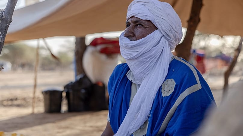 Egy falufőnök, aki elmenekült a felperzselt föld politikája és az Afrika Hadtest elől
