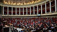 I deputati francesi votano il bilancio della previdenza sociale all'Assemblea nazionale 
