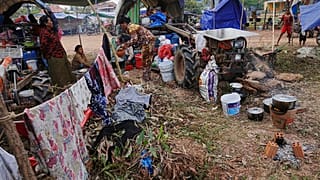 Families flee to shelters near Cambodia-Thailand border amid clashes