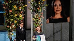 Ana Corina Sosa, acepta el premio en nombre de su madre, la líder de la oposición venezolana María Corina Machado, durante la ceremonia de entrega del Premio Nobel de la Paz.
