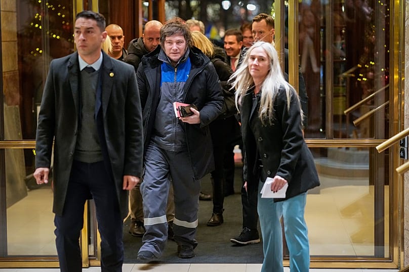 El presidente argentino Javier Milei llega al Grand Hotel de Oslo el martes 9 de diciembre de 2025, para acudir a la ceremonia de entrega del Premio Nobel 2025.