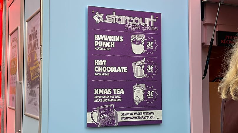 Le menu des boissons au marché de Noël Hawkins à Berlin, 11.12.2025