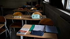 Marsilya'da bir okulun boş bir sınıfı, 16 Ekim 2023.