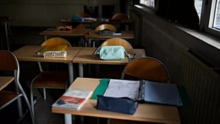 Marsilya'da bir okulun boş bir sınıfı, 16 Ekim 2023.