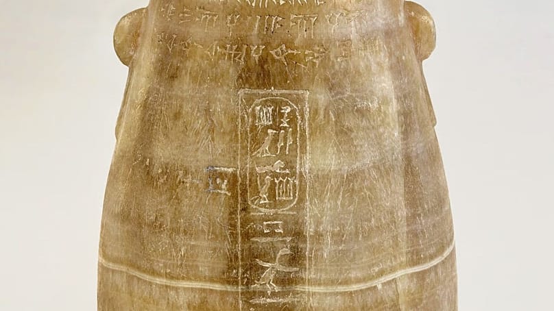 دیواره یک گلدان باستانی از مصر