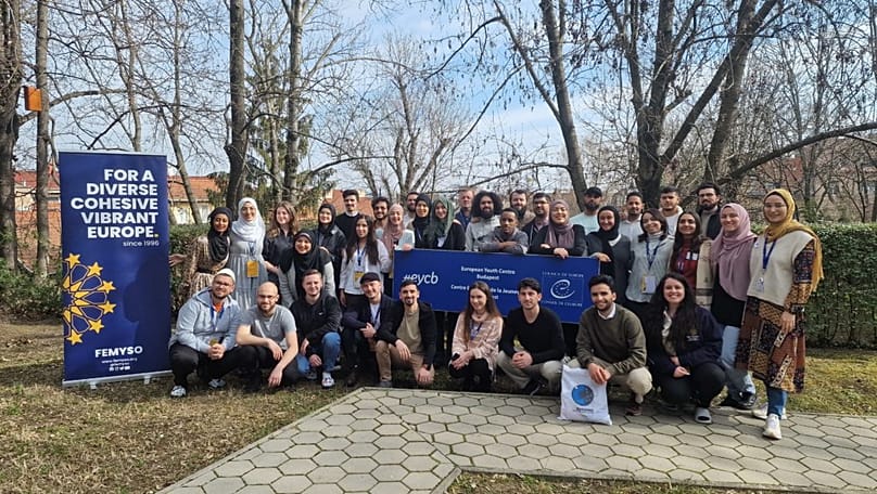 FEMYSO aktivisták Brüsszelben