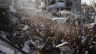 فلسطينيون يشاركون في احتجاج ضد الحرب وضد حركة حماس في بيت لاهيا، شمال قطاع غزة، يوم الأربعاء 26 مارس 2025.