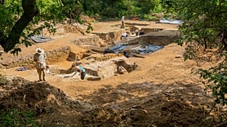 Des archéologues du British Museum ont mis au jour de nouvelles preuves suggérant que la maîtrise du feu par l’être humain est bien plus ancienne qu’on ne le pensait.